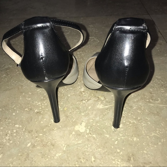 BCBGeneration PL-Dillyn Two Tone Closed Toe Heels Size 9 - Picture 5 of 16
